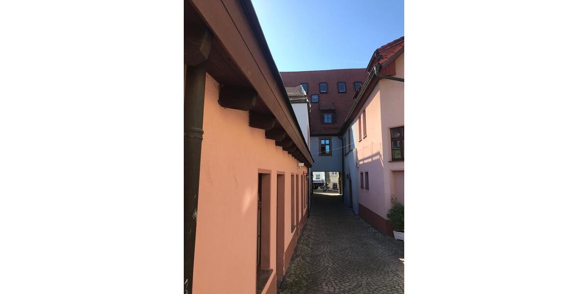 Dachgeschoßwohnung Querfurt - 5 Zimmer, 146 m&sup2;, 1.180&euro; | Angebot:25390515