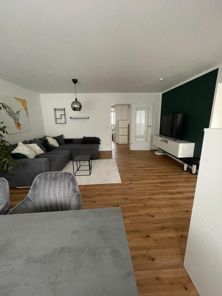 Sanierte 3-Raum-Wohnung mit Balkon und Einbauküche in Heilbronn zimmer