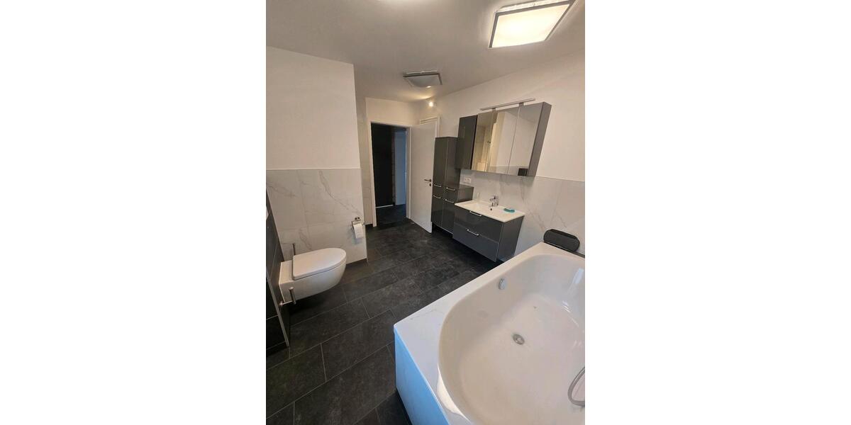 Erdgeschoßwohnung Bad Neustadt an der Saale - 3 Zimmer, 100 m&sup2;, 1.250&euro; | Angebot:26561792