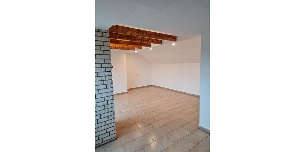 Dachgeschoßwohnung Duisburg Hamborn - 3 Zimmer, 93 m&sup2;, 950&euro; | Angebot:24612577