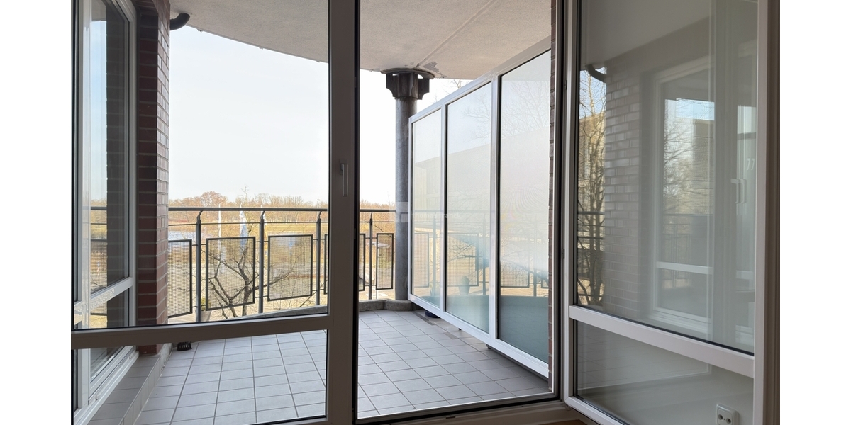 Repräsentatives Wohnen am Schlossgarten: Frisch renoviert & voller Wärme - Etagenwohnung Schwerin Feldstadt | Angebot:25637385