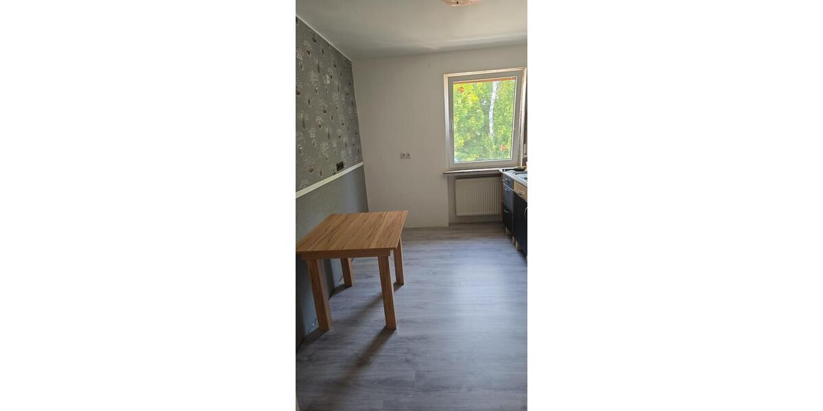 Etagenwohnung Eschwege - 4 Zimmer, 100 m&sup2;, 700&euro; | Angebot:24889953