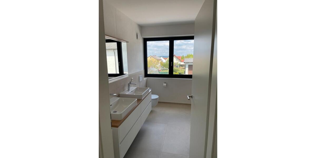 Etagenwohnung Wackersdorf - 2.5 Zimmer, 75 m&sup2;, 1.080&euro; | Angebot:26609501