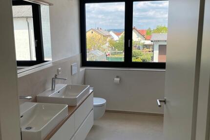 Wohnung Wackersdorf - 2.5 Zimmer, 75 m&sup2;, 1.080&euro; | Angebot:26609501