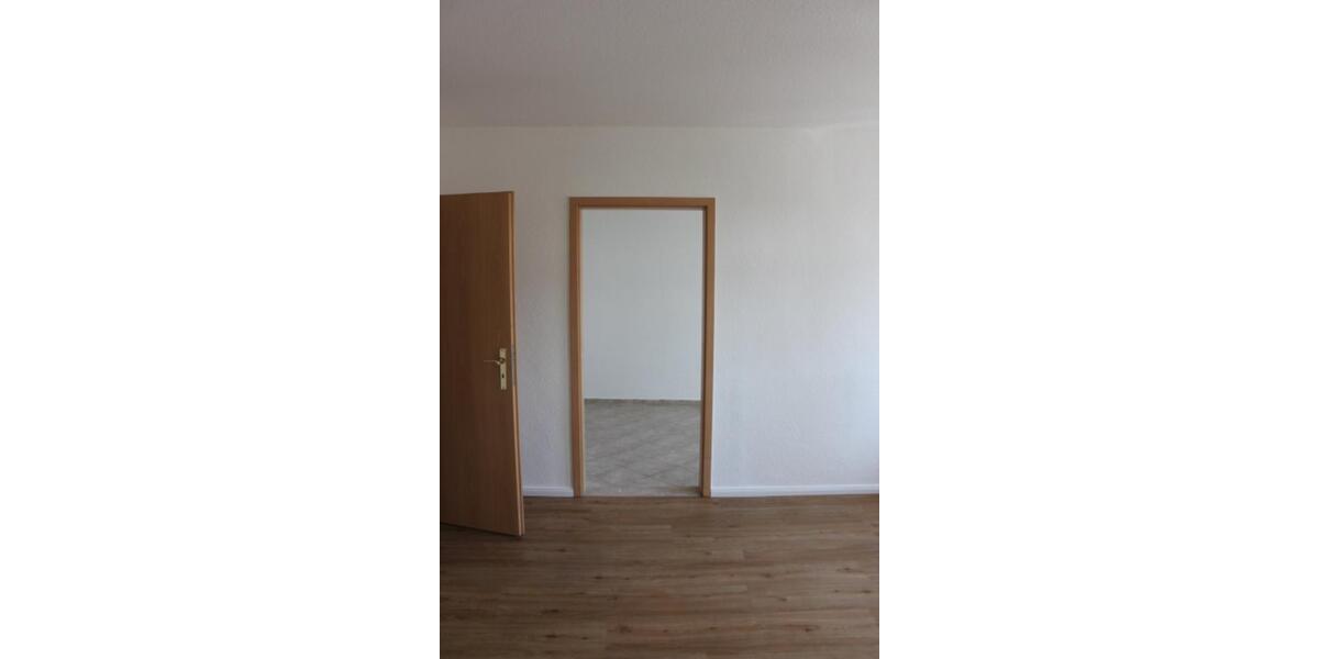 Etagenwohnung Zeitz - 2 Zimmer, 49 m&sup2;, 334&euro; | Angebot:25378242