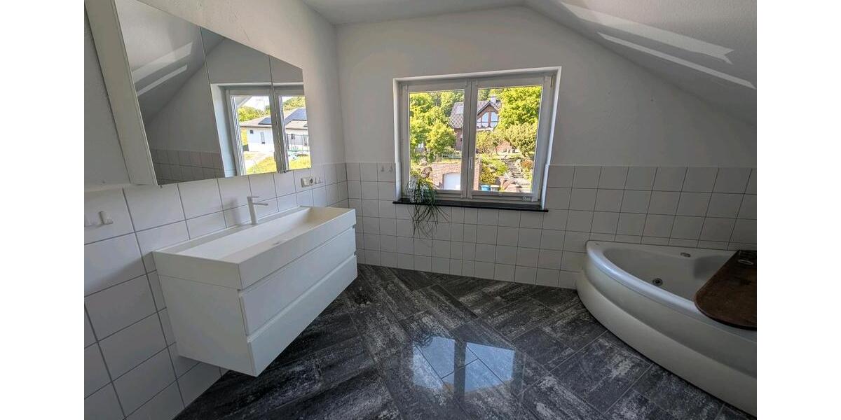 Dachgeschoßwohnung Greifenstein - 2 Zimmer, 92 m&sup2;, 800&euro; | Angebot:26522696