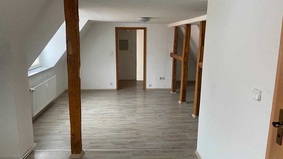 Dachgeschoßwohnung Naumburg (Saale) - 2 Zimmer, 60 m&sup2;, 385&euro; | Angebot:25230789