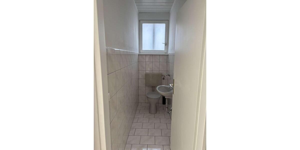 Etagenwohnung Karlsruhe Wettersbach - 4 Zimmer, 126 m&sup2;, 1.225&euro; | Angebot:23227719