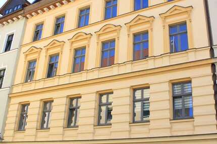 Die perfekten ZWEI - helle 2 Zimmer Wohnung mit Balkon und Tageslichtbad * Einbauküche möglich