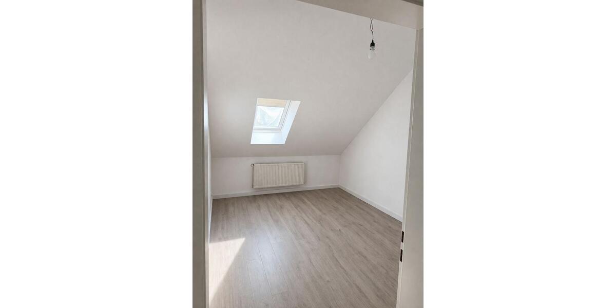 Dachgeschoßwohnung Warendorf - 3 Zimmer, 83 m&sup2;, 685&euro; | Angebot:26032975