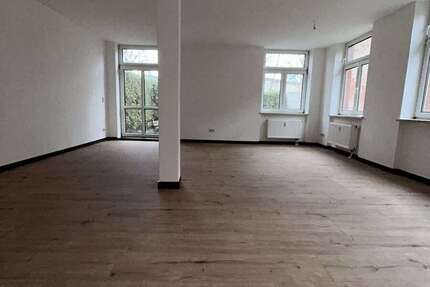 Wohnung Zwickau Mitte-Nord - 1 Zimmer, 42 m&sup2;, 215&euro; | Angebot:26821954