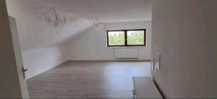 Schöne Dachgeschoss Wohnung für 1 bis 2 Personen geeignet zimmer