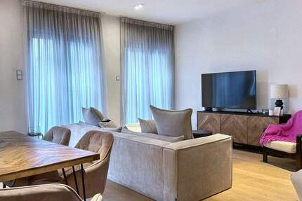 Vollmöblierte, exklusive Zwei-Zimmer-Wohnung mit Lift und Balkon 2 zimmer