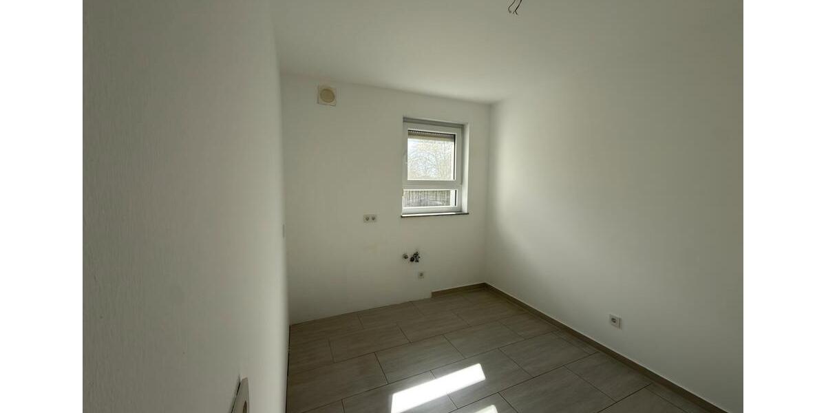 Erdgeschoßwohnung Sassenburg - 4 Zimmer, 110 m&sup2;, 1.115&euro; | Angebot:26005663