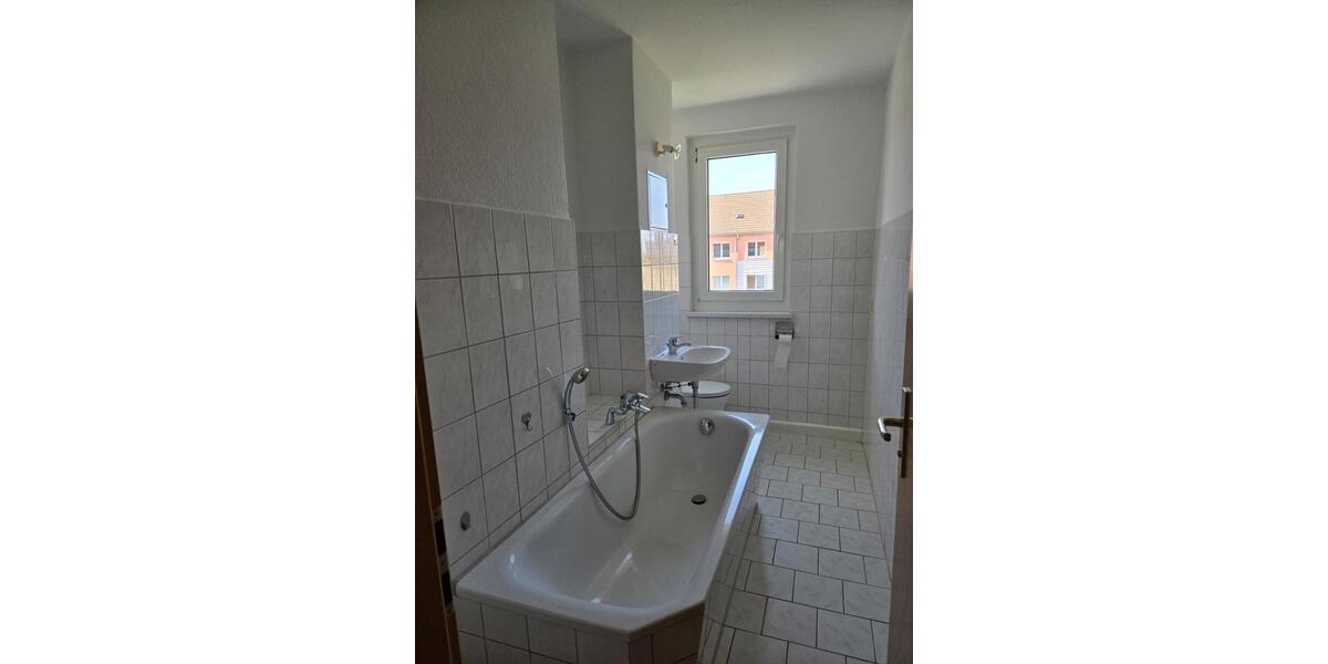 Etagenwohnung Lucka - 2 Zimmer, 49 m&sup2;, 335&euro; | Angebot:26191731