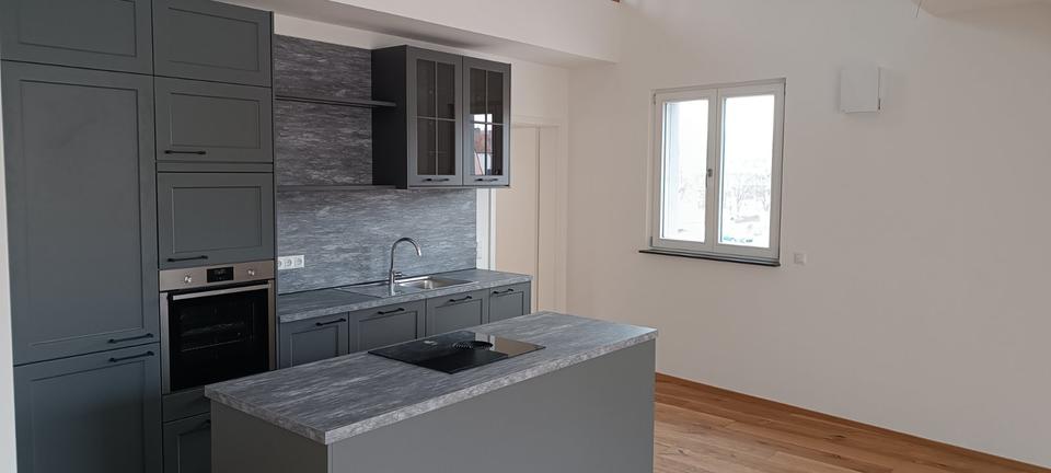 Dachgeschoßwohnung Oettingen in Bayern - 3 Zimmer, 103 m&sup2;, 1.200&euro; | Angebot:24877175