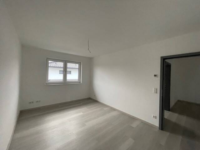 Doppelhaushälfte Leopoldshöhe - 5 Zimmer, 146 m&sup2;, 1.700&euro; | Angebot:26751950