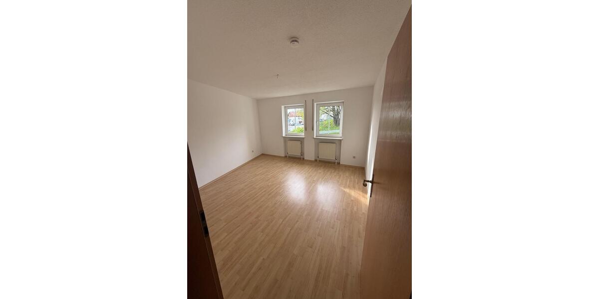 Erdgeschoßwohnung Wallerfing - 3 Zimmer, 73 m&sup2;, 650&euro; | Angebot:26522820