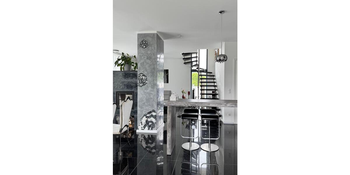 Teilmöbliert: Repräsentatives EFH in Habichtswald mit EBK, Sauna und Kamin 4 zimmer