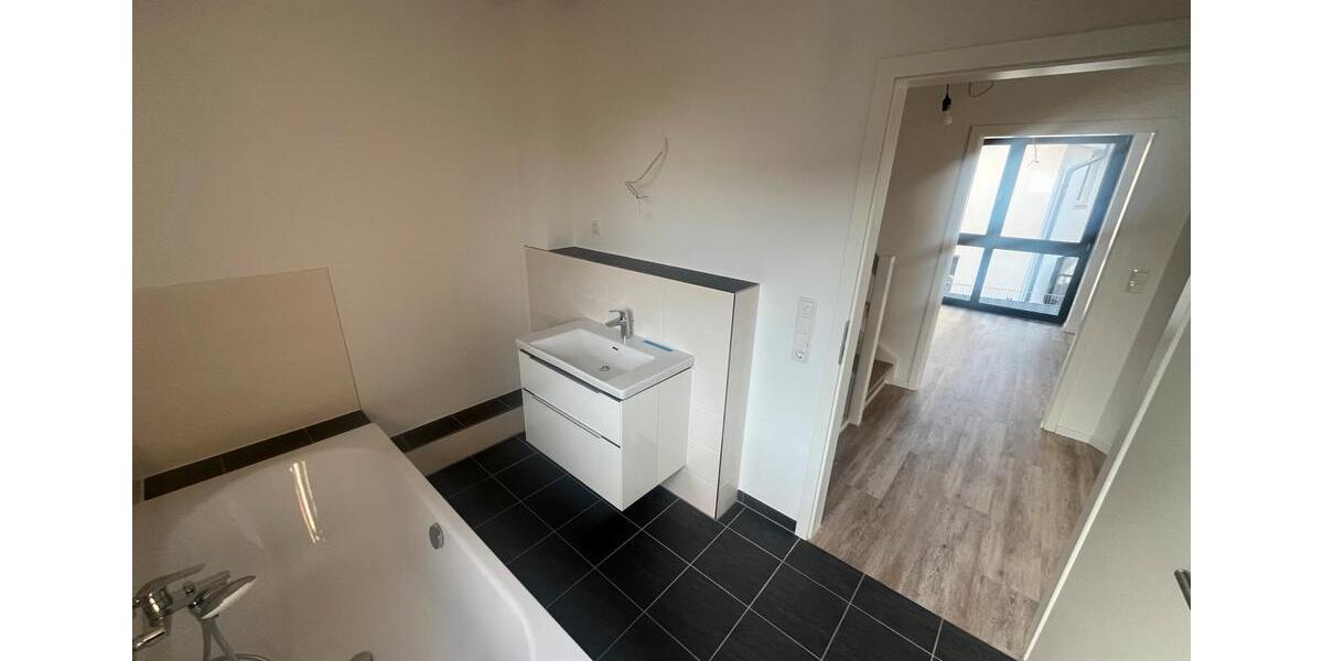 Doppelhaushälfte Neubau, 5 Zimmer in Eck Borby zu vermieten. 5 zimmer