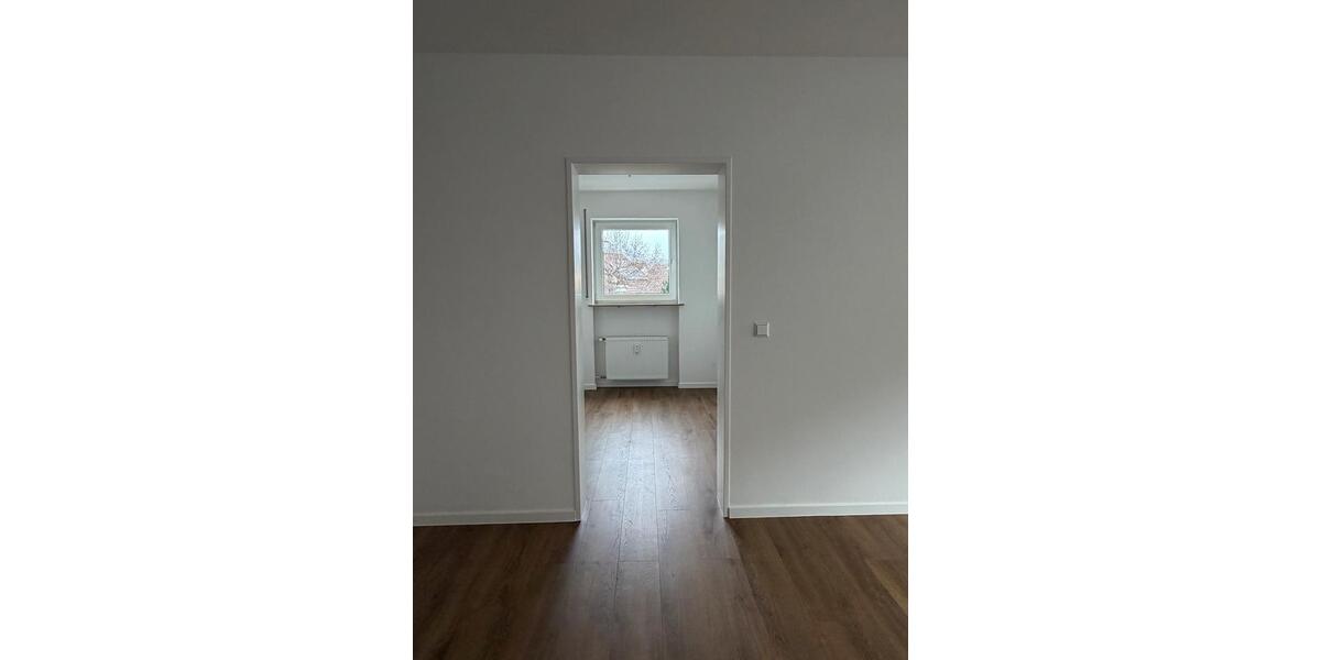 Etagenwohnung Essingen - 4 Zimmer, 92 m&sup2;, 1.250&euro; | Angebot:25298780