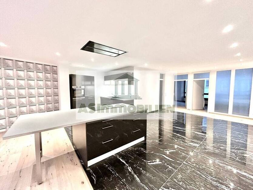 AS ImmobilieN: Wiesbaden Wilhelmstrasse - prime location 162 m² 3br condo 2 fitted kitchen parking