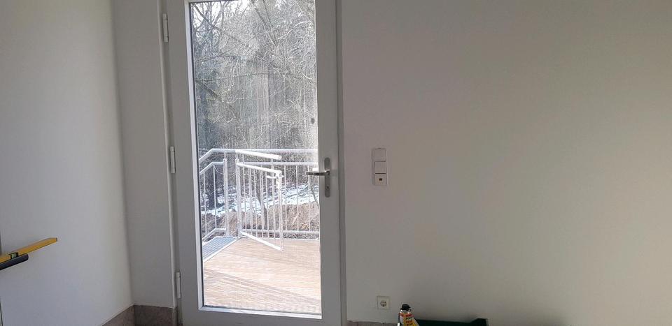 2 zimmer Wohnung mit Bad und großer Küche, sowie Balkon 2 zimmer