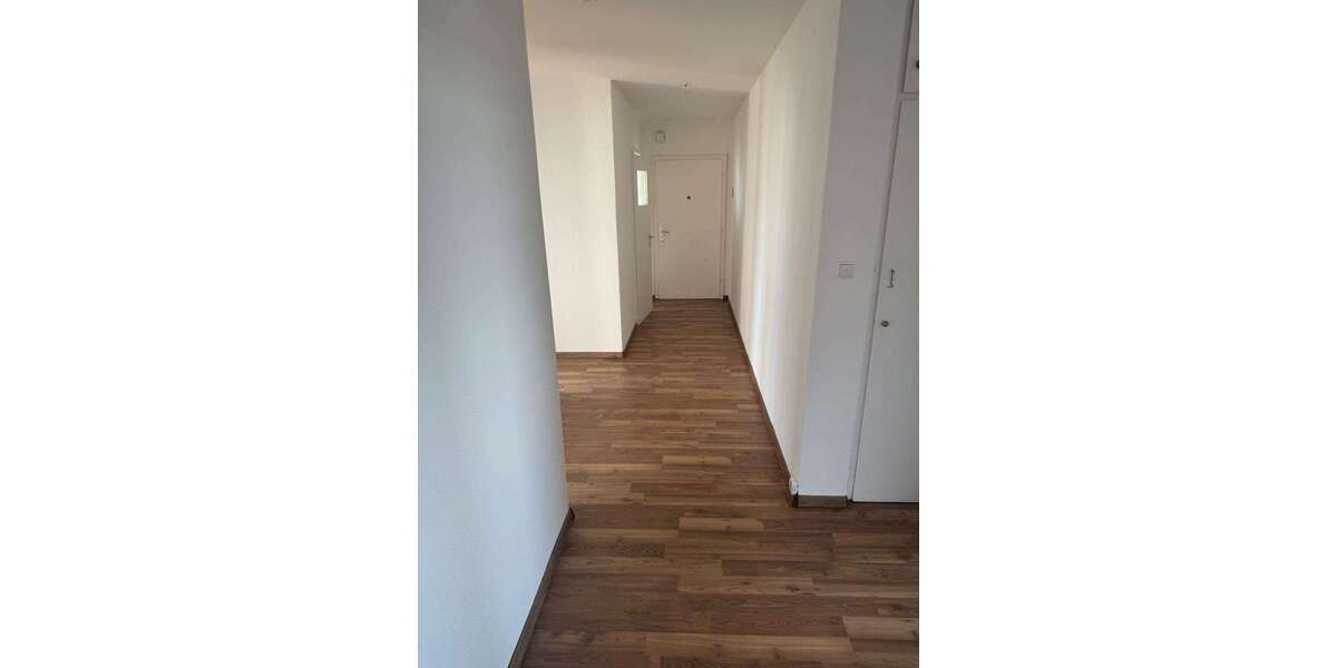 Etagenwohnung Bremerhaven Geestemünde - 4 Zimmer, 82 m&sup2;, 600&euro; | Angebot:23558575