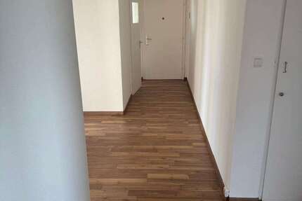 Wohnung Bremerhaven Geestemünde - 4 Zimmer, 82 m&sup2;, 600&euro; | Angebot:23558575
