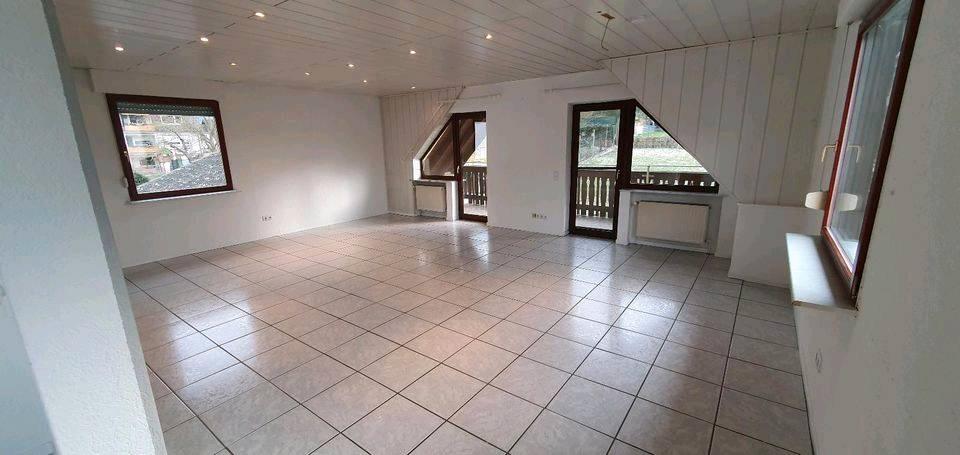 Dachgeschoßwohnung Dieblich - 3 Zimmer, 120 m&sup2;, 700&euro; | Angebot:26048656