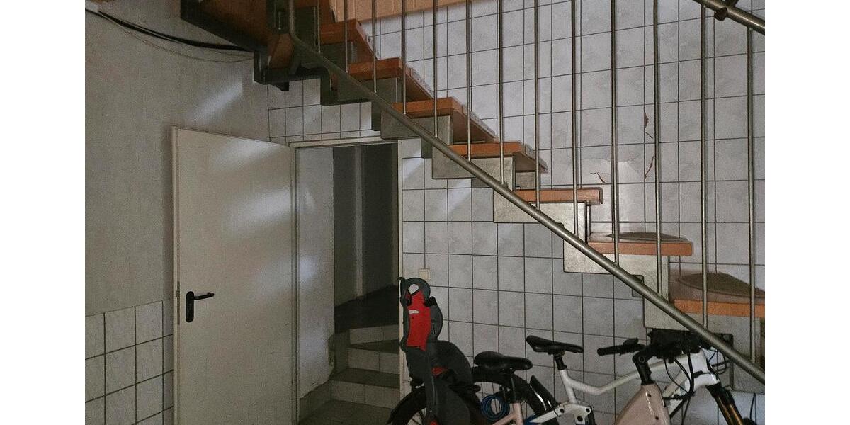 Etagenwohnung Volkmarsen - 4 Zimmer, 96 m&sup2;, 700&euro; | Angebot:26533047