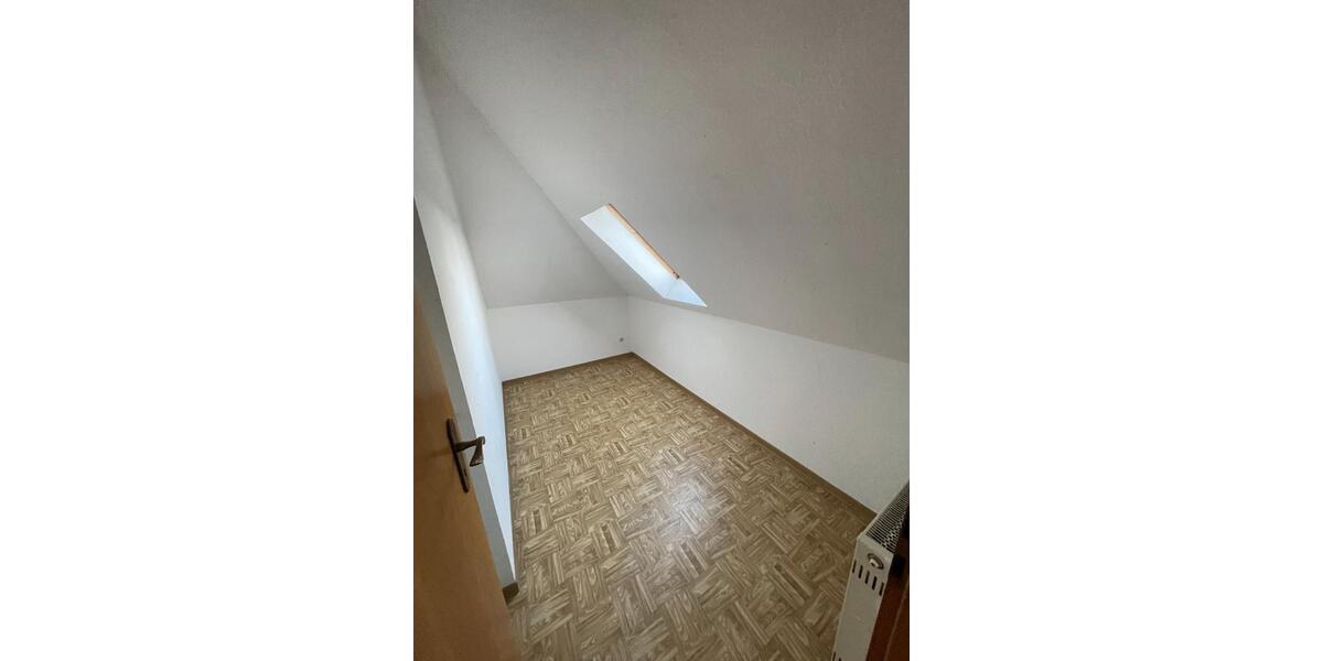 Dachgeschoßwohnung Büren - 3 Zimmer, 62 m&sup2;, 430&euro; | Angebot:24769524