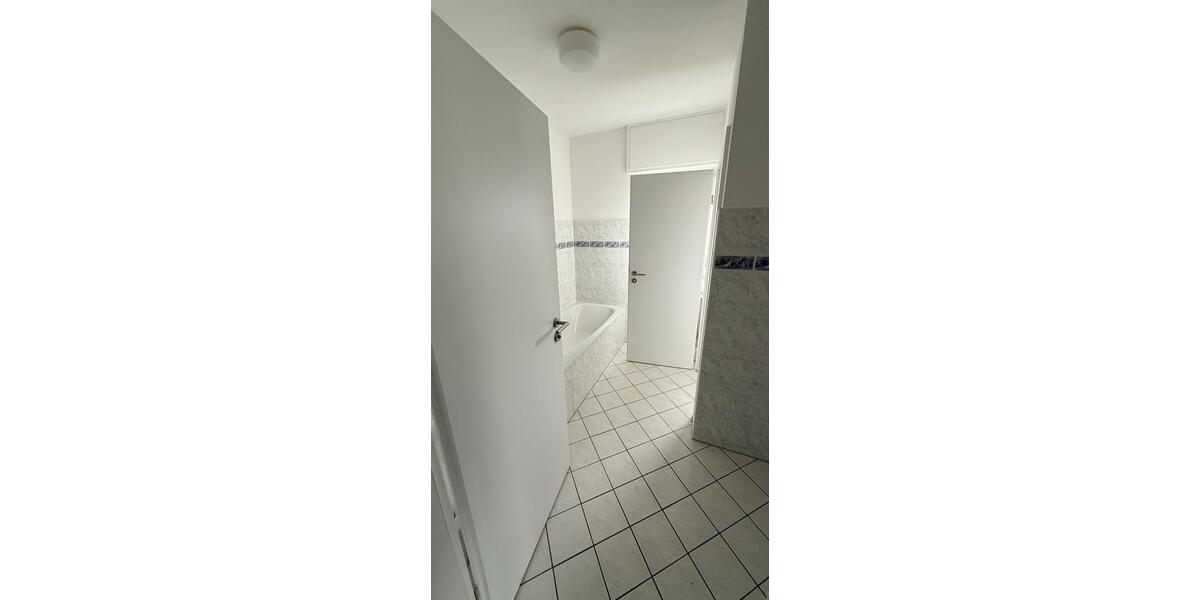 Erdgeschoßwohnung Meinerzhagen - 4 Zimmer, 103 m&sup2;, 925&euro; | Angebot:24839213