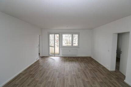Platz für die ganze Familie...große 4-RW mit Wanne u. Balkon!!! zimmer