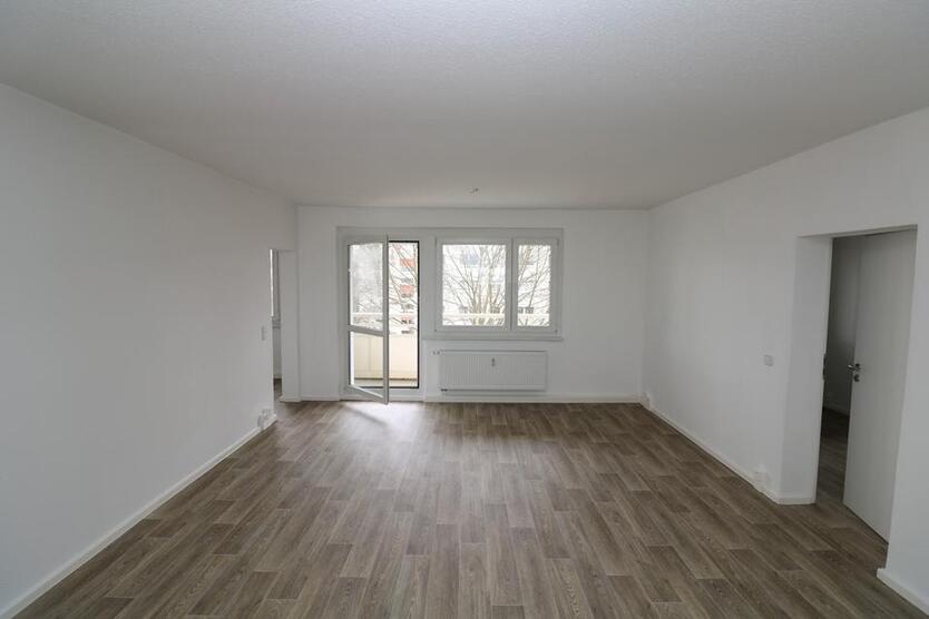 Platz für die ganze Familie...große 4-RW mit Wanne u. Balkon!!! zimmer