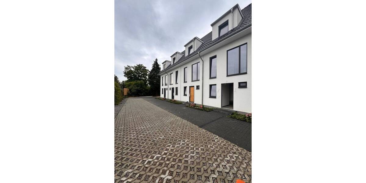 Reihenmittelhaus Bad Segeberg - 5 Zimmer, 104 m&sup2;, 1.700&euro; | Angebot:25743127