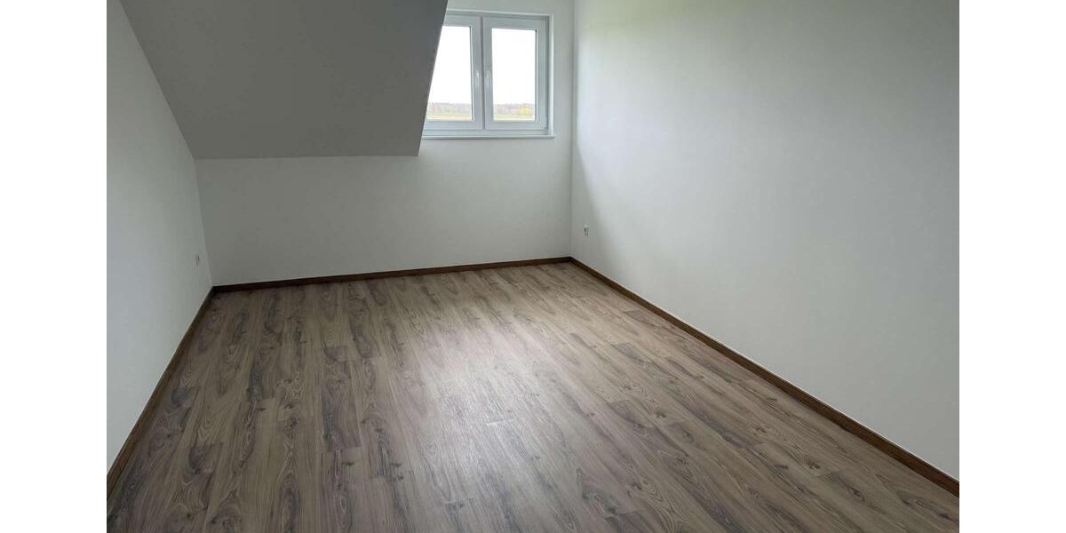 Doppelhaushälfte Uchte - 6 Zimmer, 178 m&sup2;, 1.400&euro; | Angebot:26255584