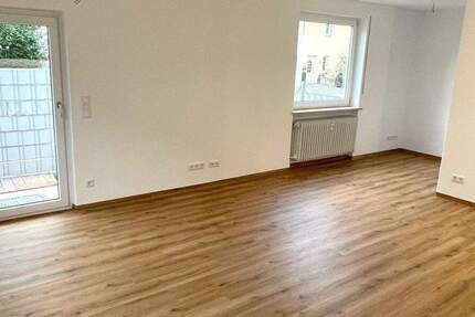 2-Zi. Erdgeschosswohnung in zentraler Lage mit Einbauküche - 2024 saniert 2 zimmer