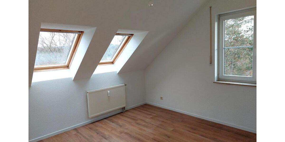 Dachgeschoßwohnung Erfurt Hochheim - 3 Zimmer, 78 m&sup2;, 853&euro; | Angebot:26354149