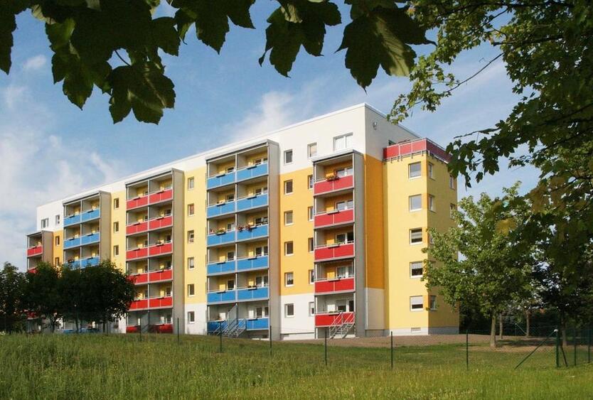 Barrierearme 2-Raum-Wohnung mit Badewanne und Aufzug zimmer