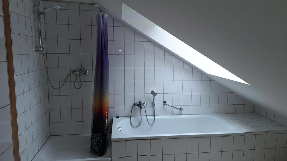 Dachgeschoßwohnung Jagsthausen - 3 Zimmer, 90 m&sup2;, 1.100&euro; | Angebot:23886728