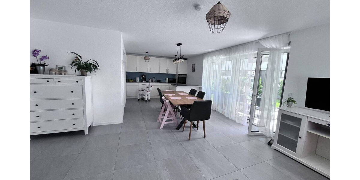 Etagenwohnung Detmold Hiddesen - 3 Zimmer, 97 m&sup2;, 1.290&euro; | Angebot:26741019