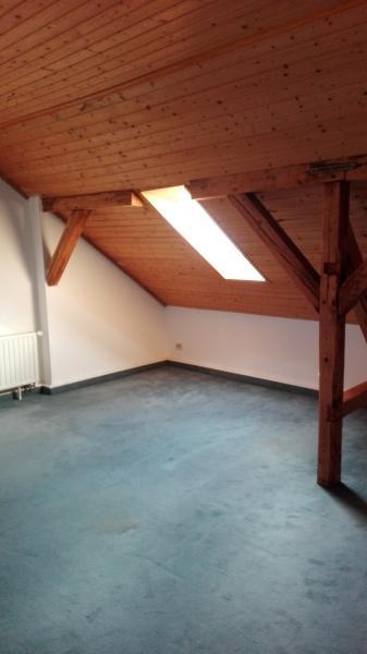 gemütliche 2 -Raumwohnung im Dachgeschoss zimmer