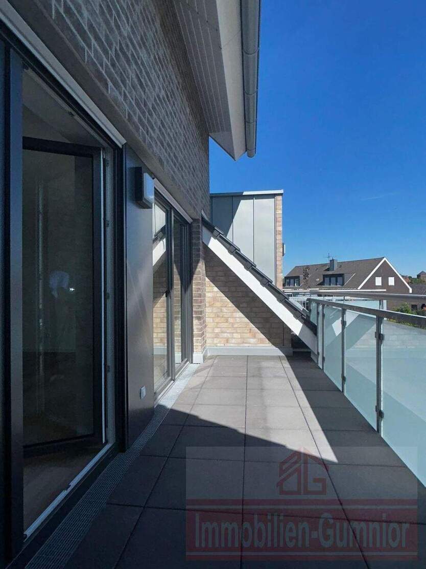 IMMOBILIEN GUMNIOR präsentiert: helle 3-Zimmer-Dachgeschosswohnung in Rheine 3 zimmer
