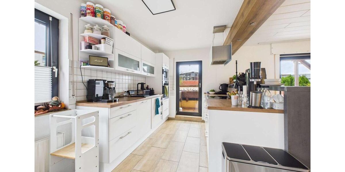 Attraktive Mietwohnung mit eigenem Garten, Terrasse und hochwertiger Einbauküche zu vermieten 5 zimmer