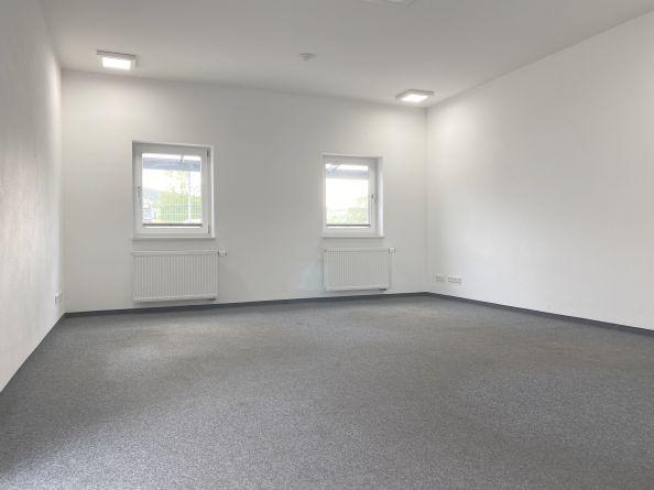 VB3871 Moderne Bürofläche in einem Gewerbeanwesen Regenstauf