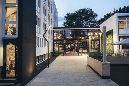 Büro in Mannheim 2.450 € 275 m² zimmer