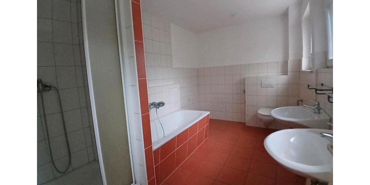 Etagenwohnung Schleusingen - 5 Zimmer, 116 m&sup2;, 890&euro; | Angebot:24523020