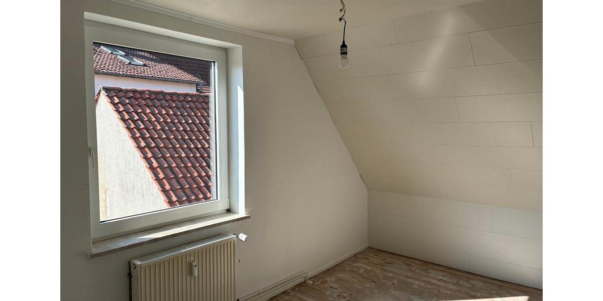 Dachgeschoßwohnung Velpke - 3 Zimmer, 53 m&sup2;, 450&euro; | Angebot:25841939