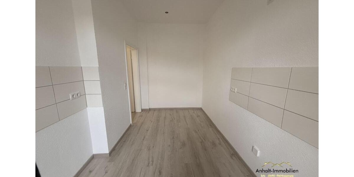 Erdgeschoßwohnung Bitterfeld-Wolfen Bitterfeld - 2 Zimmer, 56 m&sup2;, 392&euro; | Angebot:25589743